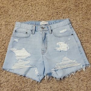 Abercrombie& Fitch high rise distressed shorts